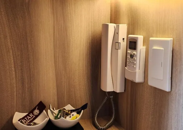 Air Fantasy Sophisticated Chic Family Living 300 Mbps Fast Apartment *