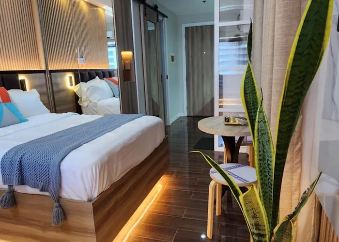 Air Fantasy Sophisticated Chic Family Living 300 Mbps Fast Apartment *