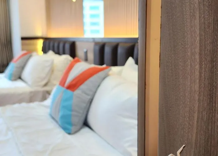 Air Fantasy Sophisticated Chic Family Living 300 Mbps Fast Apartment *