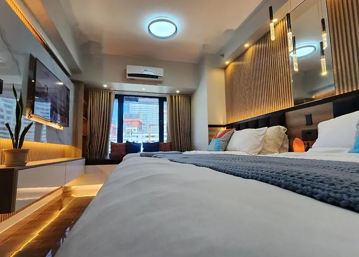 Air Fantasy Sophisticated Chic Family Living 300 Mbps Fast Apartment *